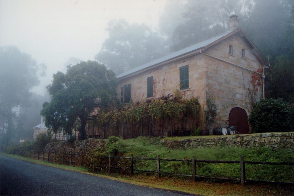 Tizzana Winery Bed And Breakfast Sackville Reach Bagian luar foto