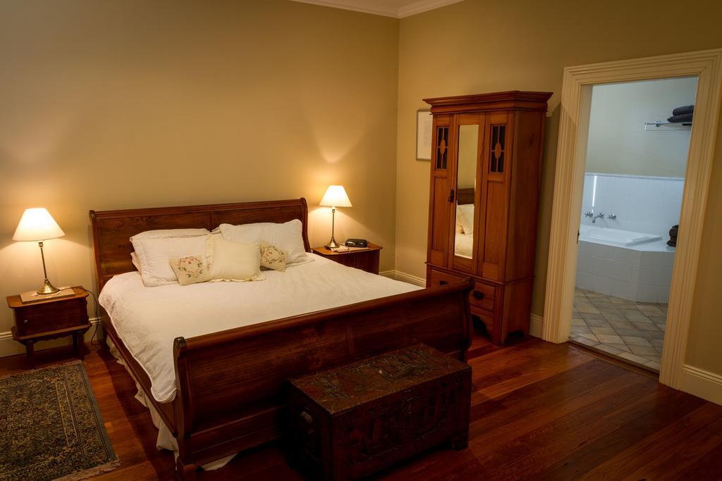 Tizzana Winery Bed And Breakfast Sackville Reach Ruang foto