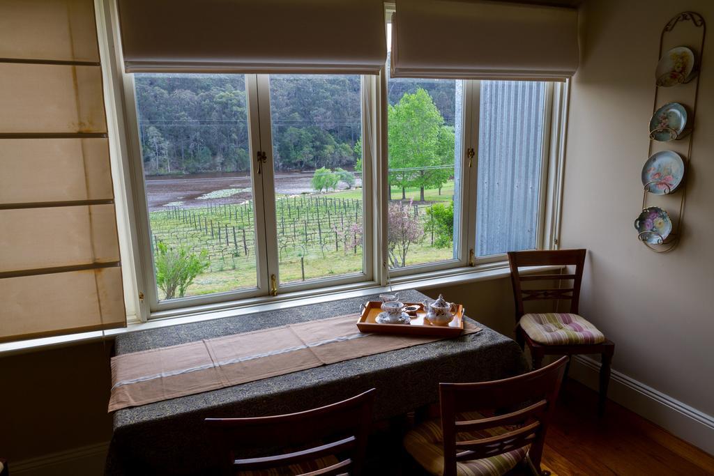 Tizzana Winery Bed And Breakfast Sackville Reach Bagian luar foto